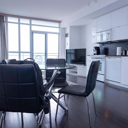 Classic Downtown Toronto Lakeview Condo With Free Parking المظهر الخارجي الصورة