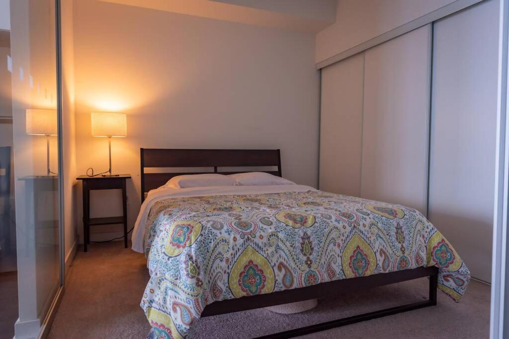 Classic Downtown Toronto Lakeview Condo With Free Parking المظهر الخارجي الصورة
